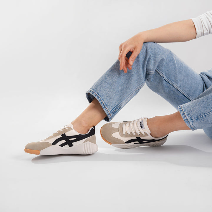 Jessica - Comfortable Sneaker