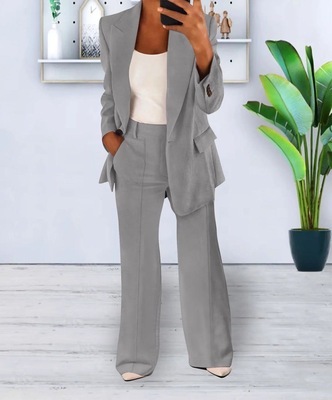 Isabella -  Comfortable suit