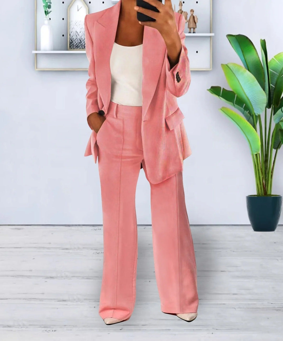 Isabella -  Comfortable suit